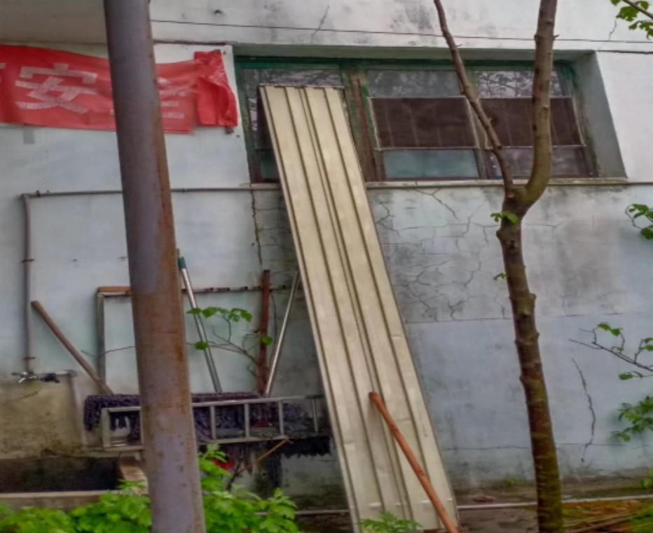 向暴風(fēng)雨中的逆行者致敬